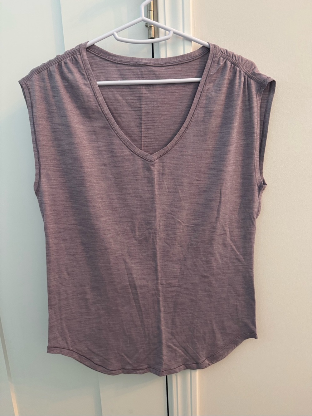 Lululemon Women's V-Neck Sleeveless Top - Dusty Mauve